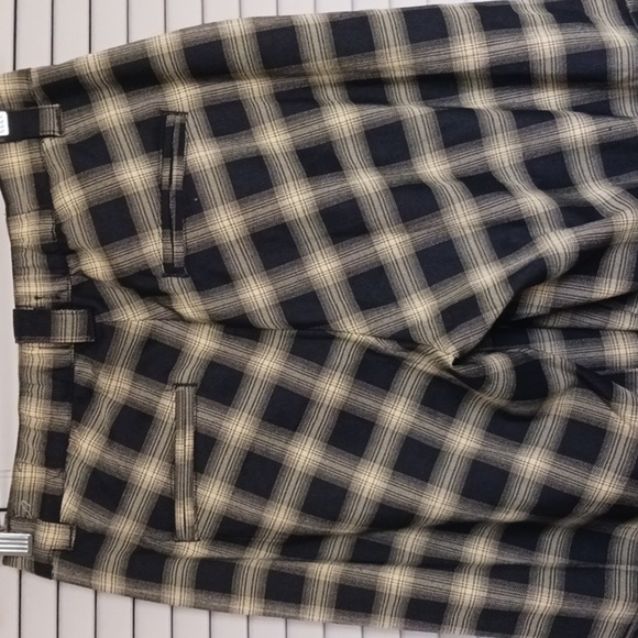 HOT Topic Wide Leg Cropped Cargo Pants, Yellow Black Plaid, Size S - Picture 4 of 10